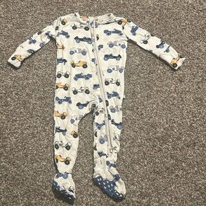 EUC Posh Peanut Newborn Sleeper